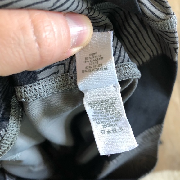 aerie Chill. Play. Move. Gray/Black Leggings. - Picture 9 of 10